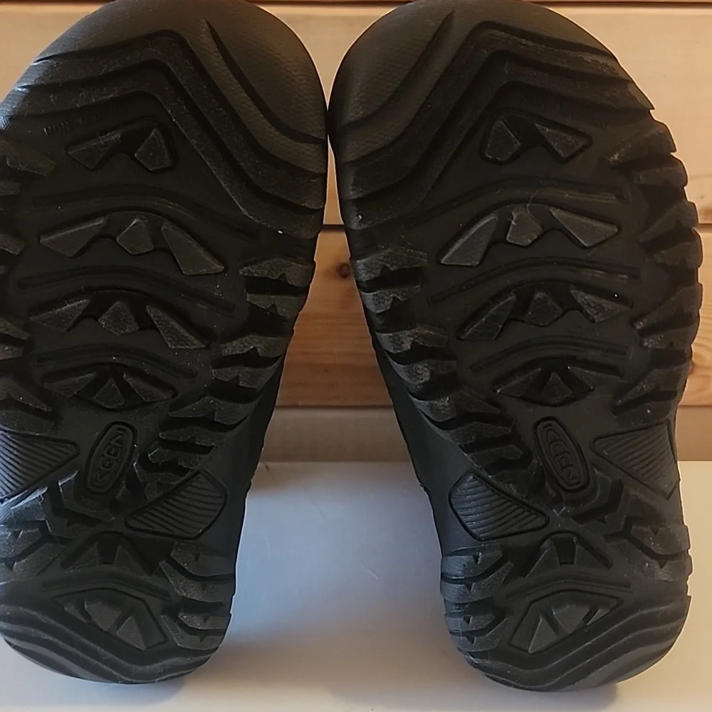 Kids KEEN Puffrider Waterproof Winter Boots Snow 12 Northern Lights